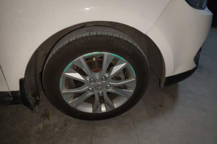 Used Baojun 730 2016 1.5L Manual Comfort Version 7 Seats China V Emission Standard Right Front Wheel Hub