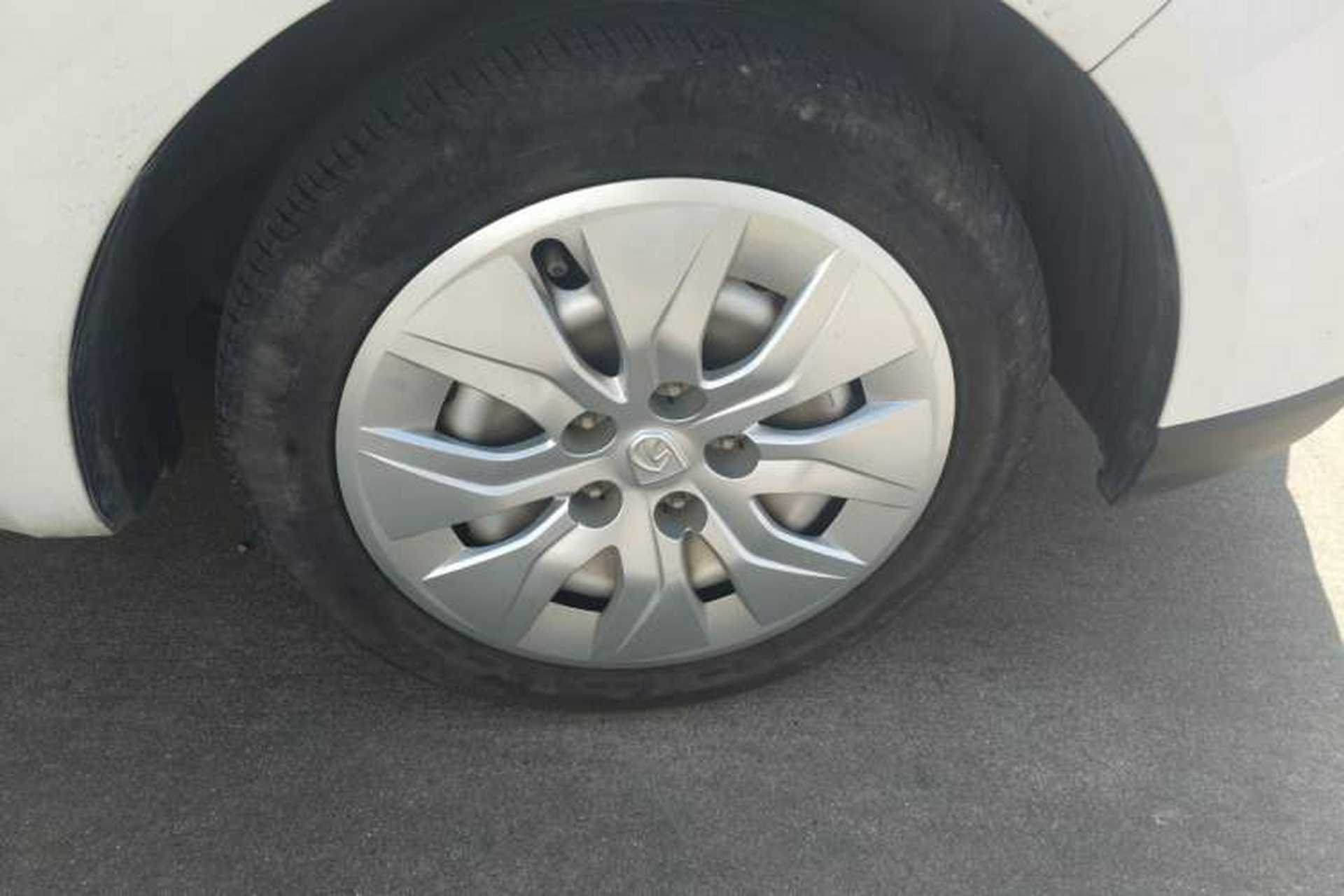 Used Baojun 730 2016 1.5L Manual Standard Version 7 Seats Right Front Wheel Hub