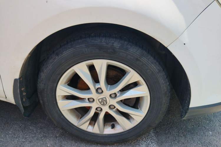 Used Baojun 730 2016 1.5L Manual Standard Version 7 Seats Right Front Wheel Hub
