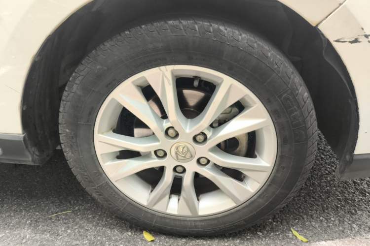 Used Baojun 730 2016 1.8L iAMT Comfort Version 7 Seats Right Front Wheel Hub