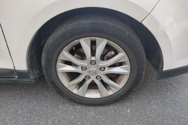Used Baojun 730 2016 1.8L Manual Luxury Edition 7 Seats Right Front Wheel Hub