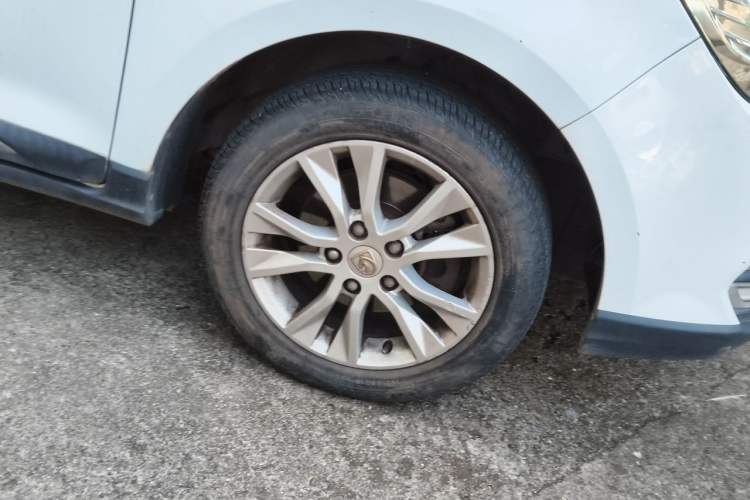 Used Baojun 730 2016 1.5L Manual Standard Version 7 Seats Right Front Wheel Hub