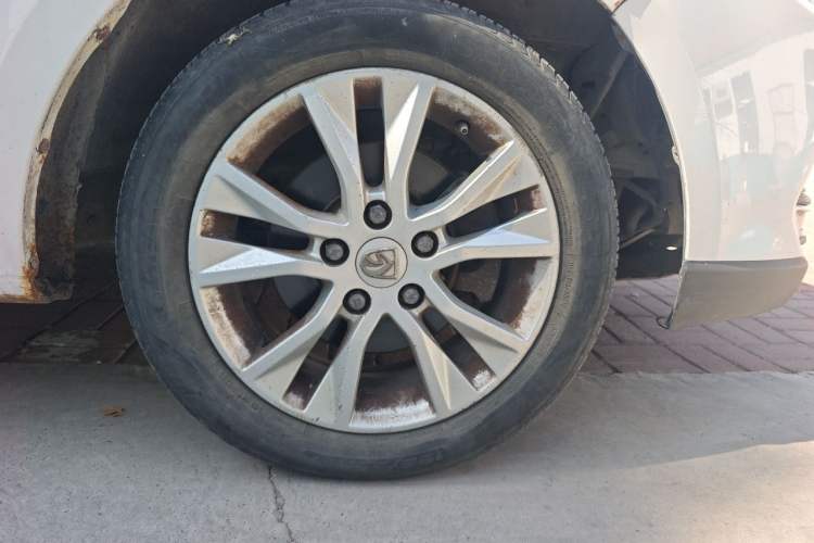 Used Baojun 730 2016 1.5L Manual Standard Version 7 Seats Right Front Wheel Hub