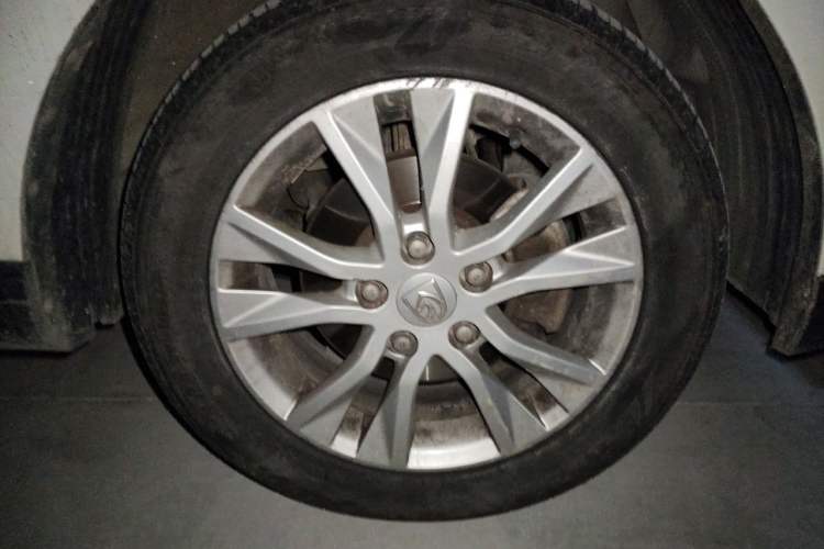 Used Baojun 730 2016 1.8L iAMT Luxury Model 7 Seats Right Front Wheel Hub