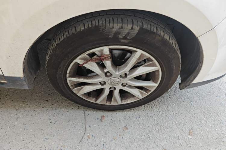 Used Baojun 730 2016 1.5L Manual Comfort Version 7 Seats China V Emission Standard Right Front Wheel Hub