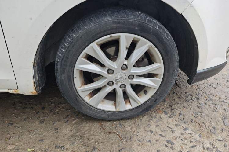 Used Baojun 730 2016 1.5L Manual Standard Version 7 Seats Right Front Wheel Hub