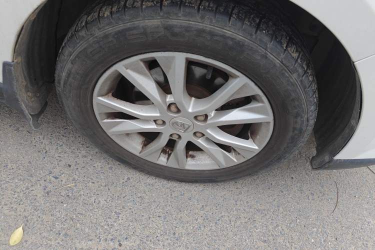 Used Baojun 730 2016 1.5L Manual Comfort Version 7 Seats China V Emission Standard Right Front Wheel Hub