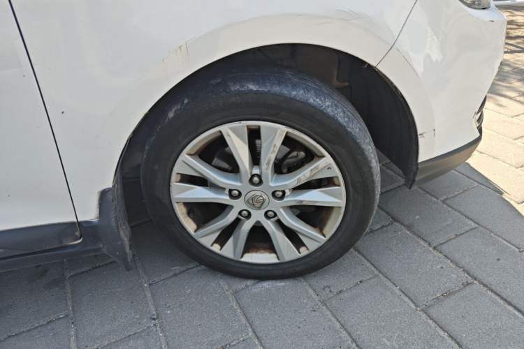 Used Baojun 730 2016 1.5L Manual Comfort Version 7 Seats China V Emission Standard Right Front Wheel Hub