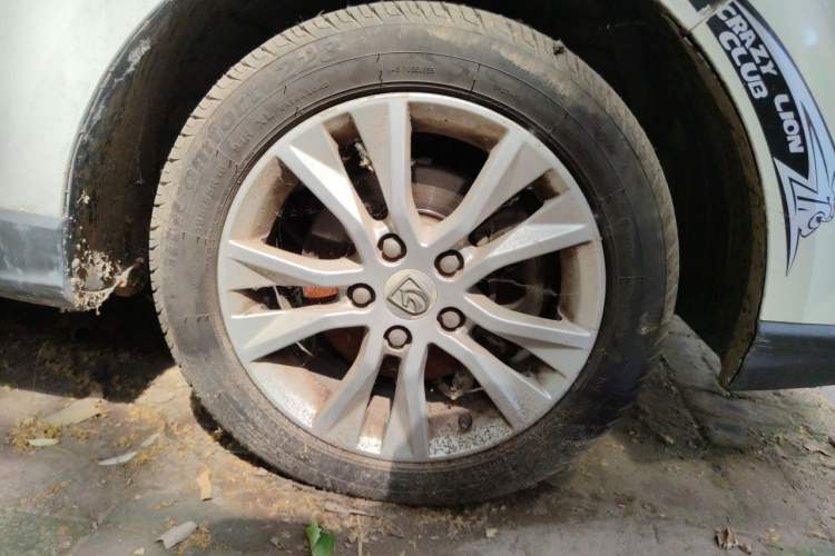 Used Baojun 730 2016 1.5L Manual Comfort Version 7 Seats China V Emission Standard Right Front Wheel Hub