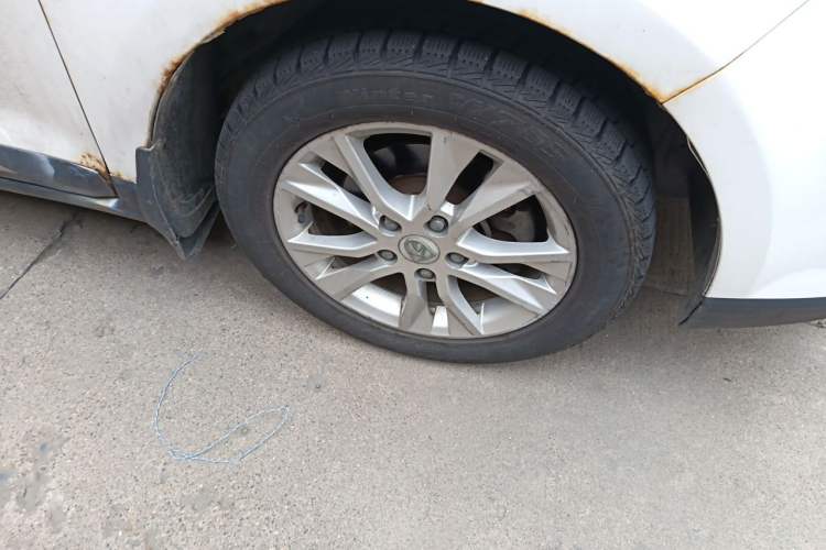 Used Baojun 730 2016 1.8L iAMT Luxury Model 7 Seats Right Front Wheel Hub