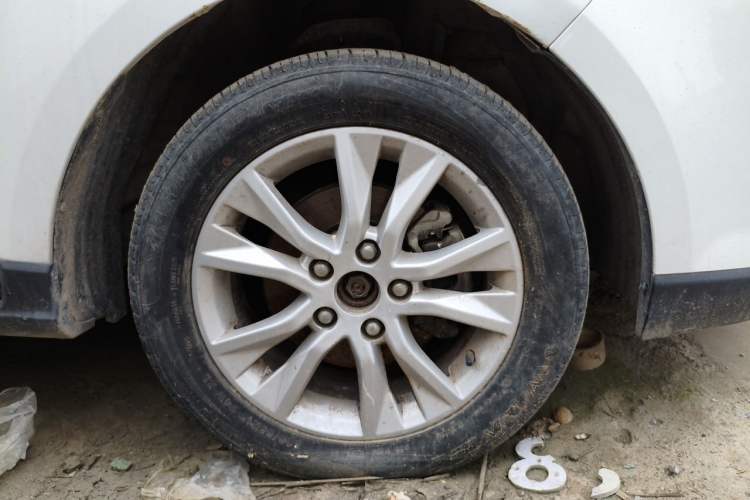 Used Baojun 730 2016 1.8L iAMT Luxury Model 7 Seats Right Front Wheel Hub