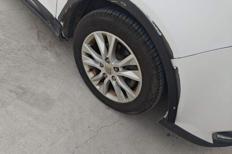 Used Baojun 730 2016 1.5L Manual Luxury Edition 7 Seats Right Front Wheel Hub