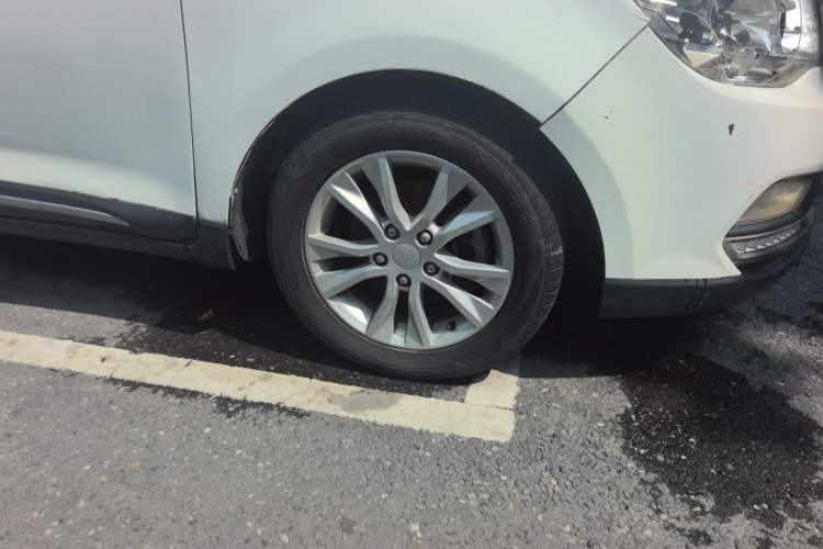 Used Baojun 730 2016 1.8L iAMT Luxury Model 7 Seats Right Front Wheel Hub
