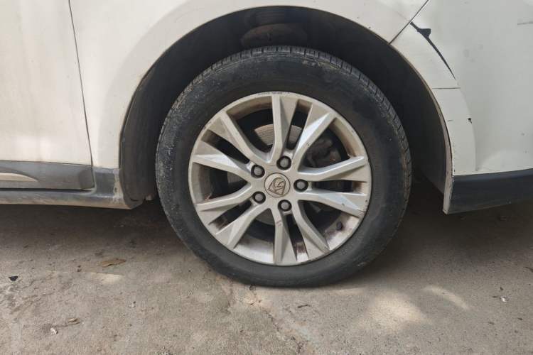 Used Baojun 730 2016 1.8L iAMT Luxury Model 7 Seats Right Front Wheel Hub