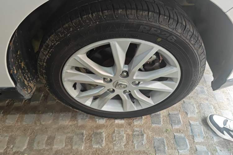 Used Baojun 730 2016 1.5L Manual Comfort Version 7 Seats China V Emission Standard Right Front Wheel Hub
