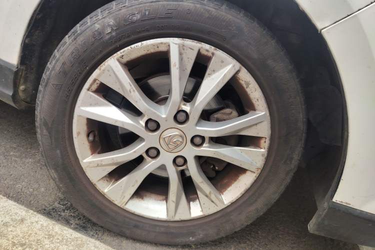 Used Baojun 730 2016 1.5L Manual Luxury Edition 7 Seats Right Front Wheel Hub