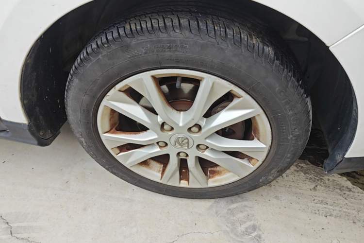 Used Baojun 730 2016 1.5L Manual Luxury Edition 7 Seats Right Front Wheel Hub