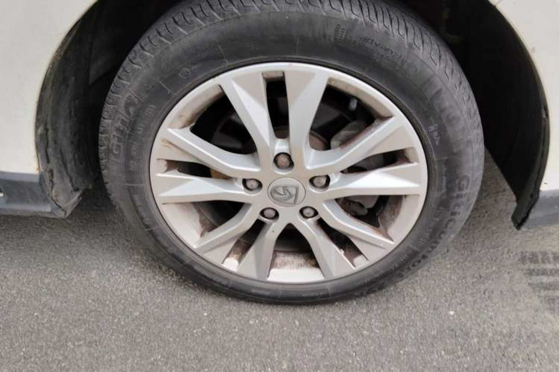 Used Baojun 730 2016 1.5L Manual Comfort Version 7 Seats China V Emission Standard Right Front Wheel Hub