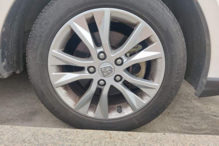 Used Baojun 730 2016 1.5T Manual Standard Version 7 Seats Right Front Wheel Hub