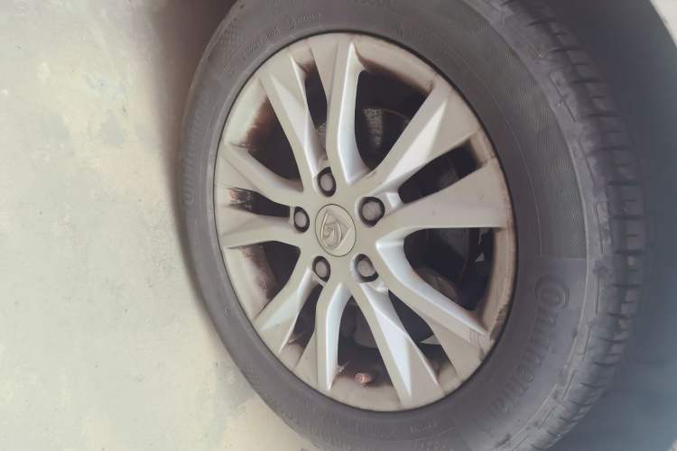 Used Baojun 730 2016 1.5L Manual Comfort Version 7 Seats China V Emission Standard Right Front Wheel Hub