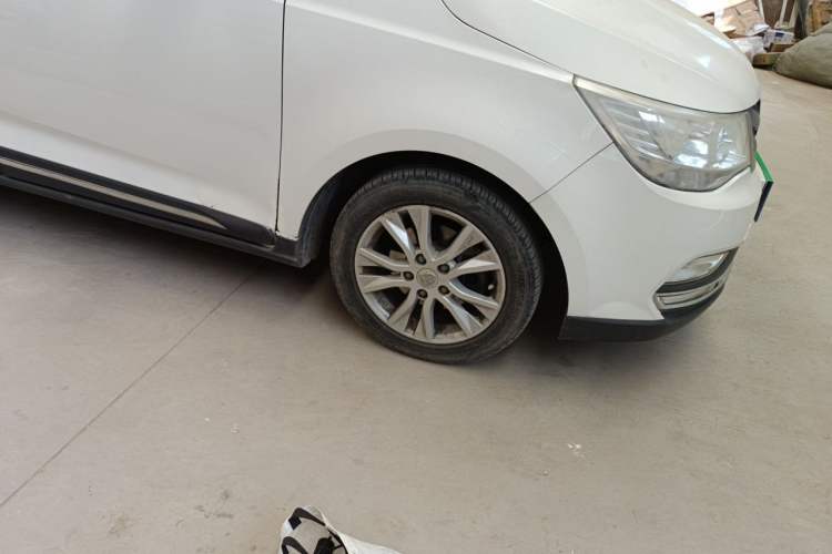 Used Baojun 730 2016 1.5L Manual Comfort Version 7 Seats China V Emission Standard Right Front Wheel Hub