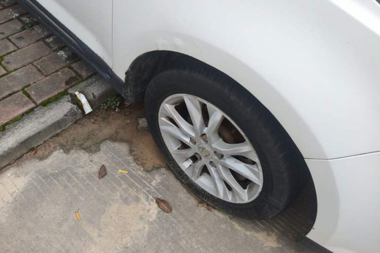 Used Baojun 730 2016 1.5L Manual Luxury Edition 7 Seats Right Front Wheel Hub