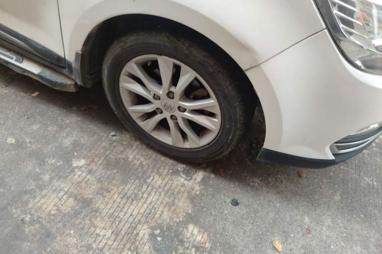 Used Baojun 730 2016 1.5L Manual Comfort Version 7 Seats China V Emission Standard Right Front Wheel Hub