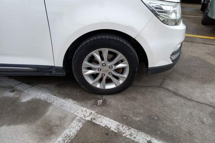 Used Baojun 730 2016 1.8L iAMT Comfort Version 7 Seats Right Front Wheel Hub