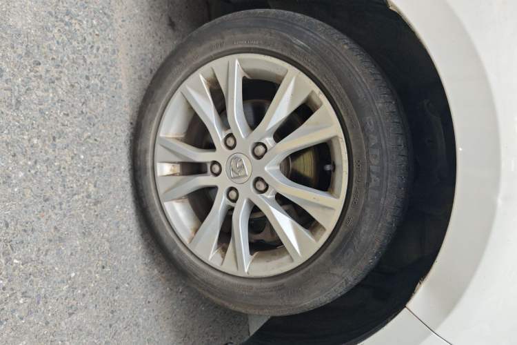 Used Baojun 730 2016 1.5L Manual Comfort Version 7 Seats China V Emission Standard Right Front Wheel Hub