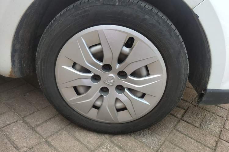 Used Baojun 730 2016 1.5L Manual Standard Version 7 Seats Right Front Wheel Hub