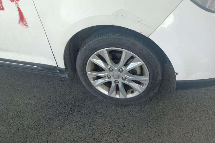 Used Baojun 730 2016 1.5L Manual Comfort Version 7 Seats China V Emission Standard Right Front Wheel Hub
