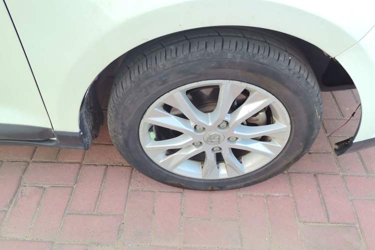 Used Baojun 730 2016 1.8L Manual Comfort Version 7 Seats Right Front Wheel Hub