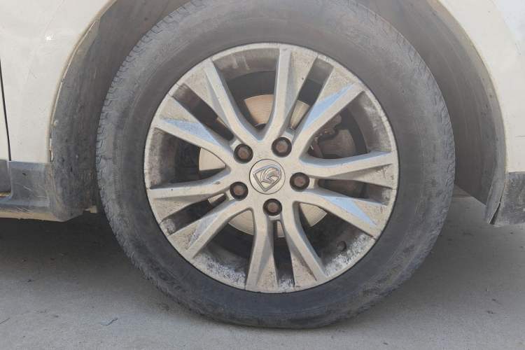 Used Baojun 730 2016 1.5L Manual Comfort Version 7 Seats China V Emission Standard Right Front Wheel Hub