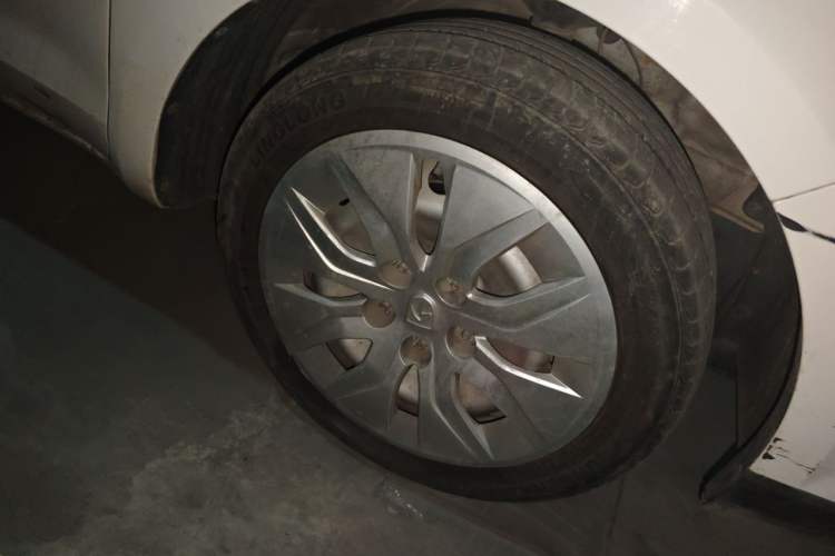 Used Baojun 730 2016 1.5L Manual Value Edition 7 Seats China V Emission Standard Right Front Wheel Hub