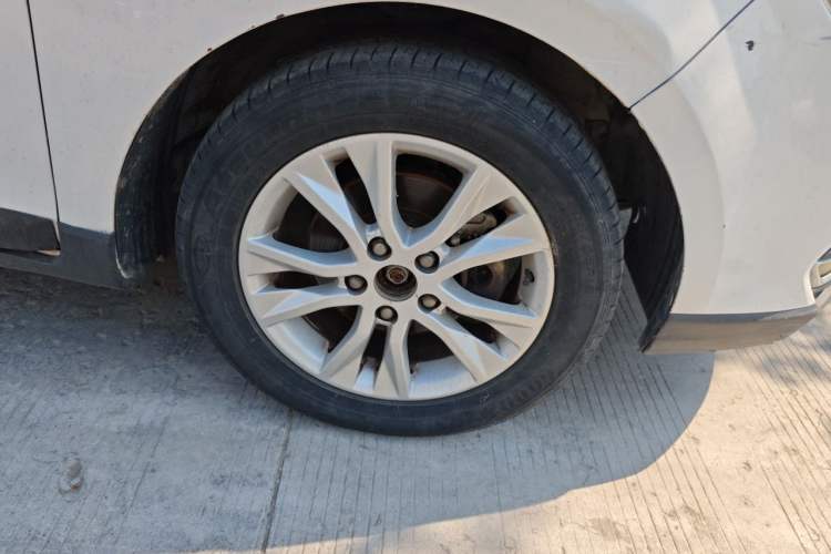 Used Baojun 730 2016 1.5L Manual Comfort Version 7 Seats China V Emission Standard Right Front Wheel Hub
