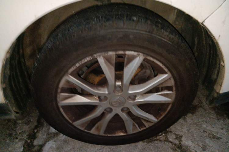 Used Baojun 730 2016 1.8L iAMT Luxury Model 7 Seats Right Front Wheel Hub