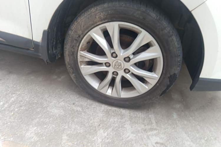 Used Baojun 730 2016 1.5L Manual Comfort Version 7 Seats China V Emission Standard Right Front Wheel Hub