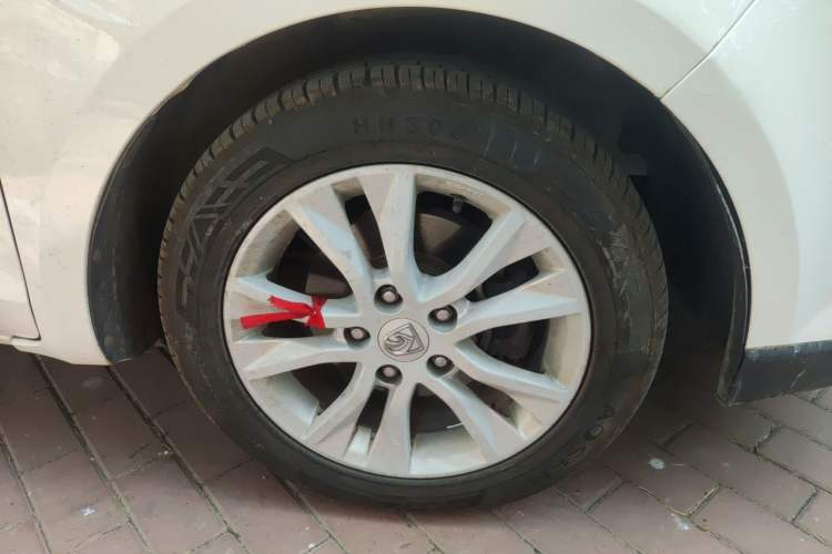 Used Baojun 730 2016 Revised 1.5L Manual Standard Version 7 Seats China V Emission Standard Right Front Wheel Hub