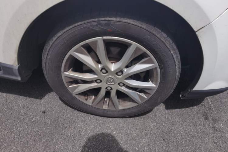 Used Baojun 730 2016 1.5L Manual Comfort Version 7 Seats China V Emission Standard Right Front Wheel Hub
