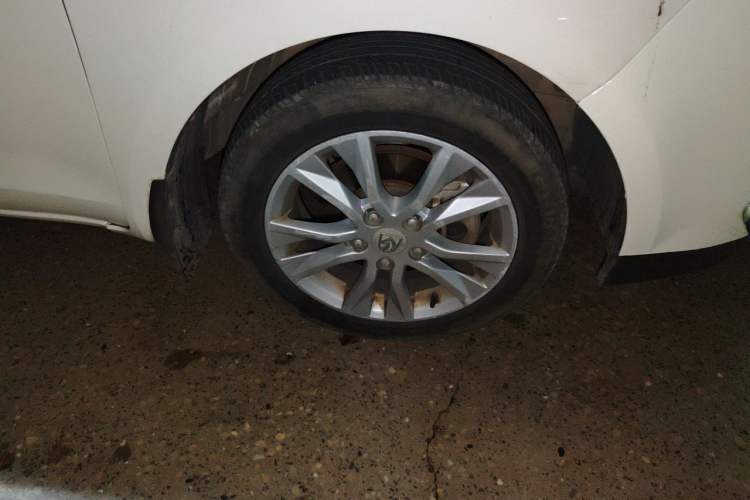 Used Baojun 730 2016 1.5L Manual Standard Version 7 Seats Right Front Wheel Hub