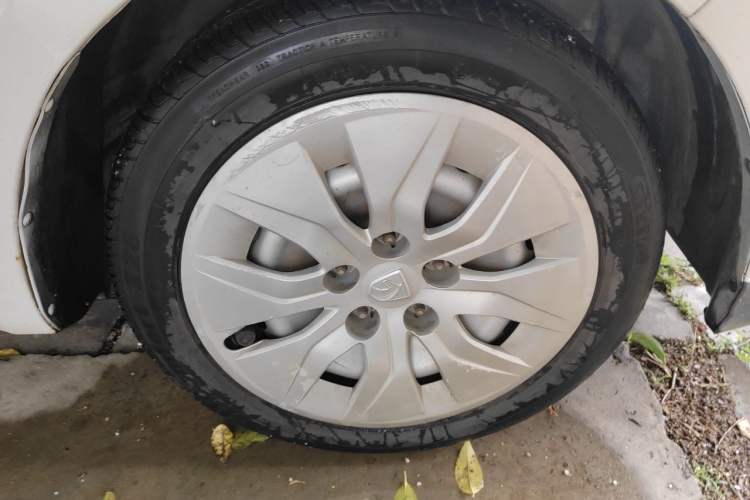 Used Baojun 730 2016 1.5L Manual Value Edition 5 Seats China V Emission Standard Right Front Wheel Hub