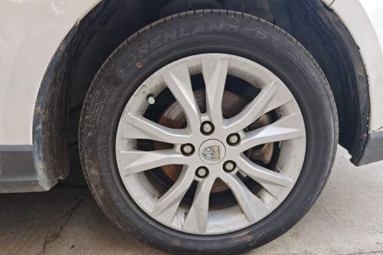 Used Baojun 730 2016 1.5L Manual Comfort Version 7 Seats China V Emission Standard Right Front Wheel Hub