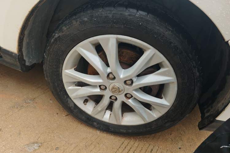 Used Baojun 730 2016 1.5L Manual Luxury Edition 7 Seats Right Front Wheel Hub