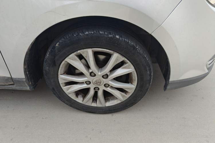 Used Baojun 730 2016 1.5L Manual Comfort Version 7 Seats China V Emission Standard Right Front Wheel Hub