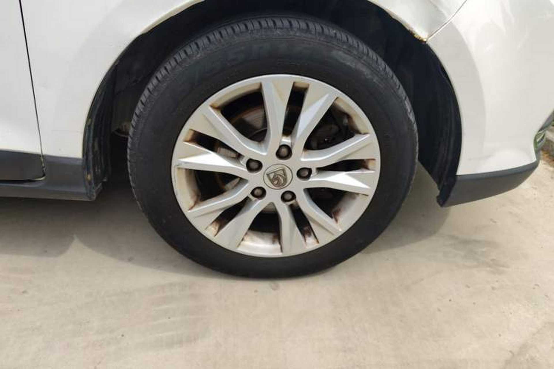 Used Baojun 730 2016 1.5L Manual Luxury Edition 7 Seats Right Front Wheel Hub