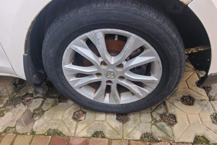 Used Baojun 730 2016 Revised 1.5L Manual Standard Version 7 Seats China V Emission Standard Right Front Wheel Hub