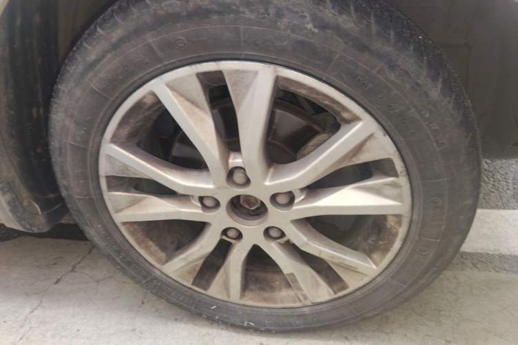 Used Baojun 730 2016 1.5L Manual Comfort Version 7 Seats China V Emission Standard Right Front Wheel Hub