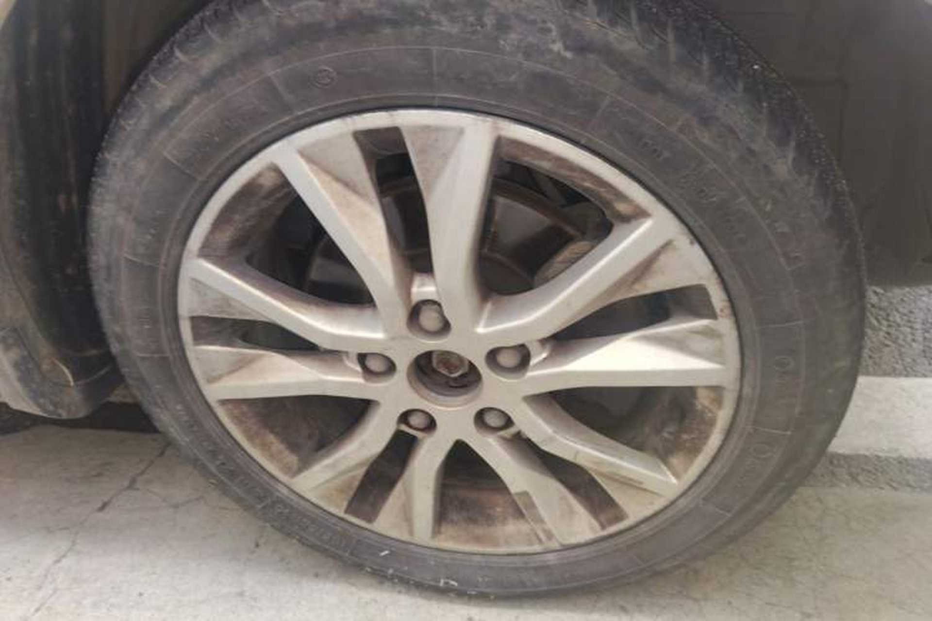 Used Baojun 730 2016 1.5L Manual Comfort Version 7 Seats China V Emission Standard Right Front Wheel Hub