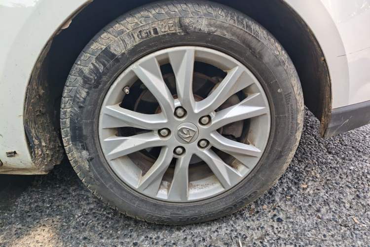 Used Baojun 730 2016 1.5T Manual Comfort Version 7 Seats Right Front Wheel Hub