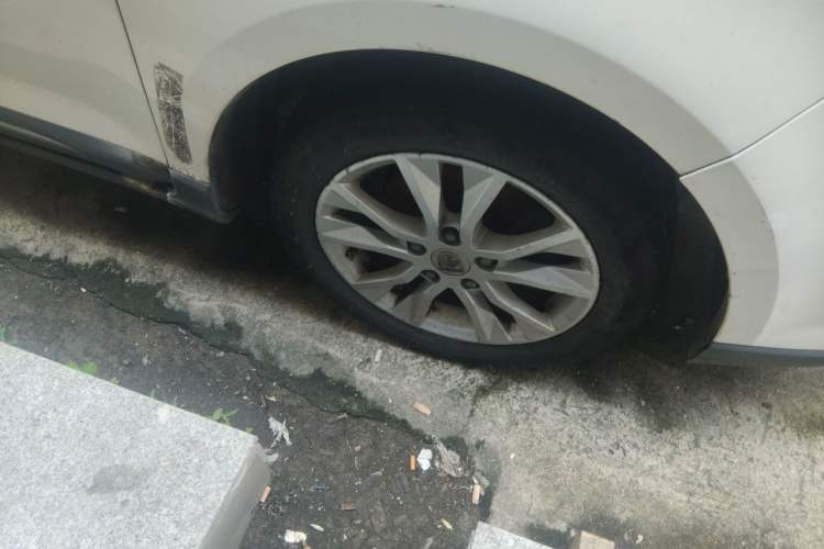 Used Baojun 730 2016 1.5L Manual Comfort Version 7 Seats China V Emission Standard Right Front Wheel Hub